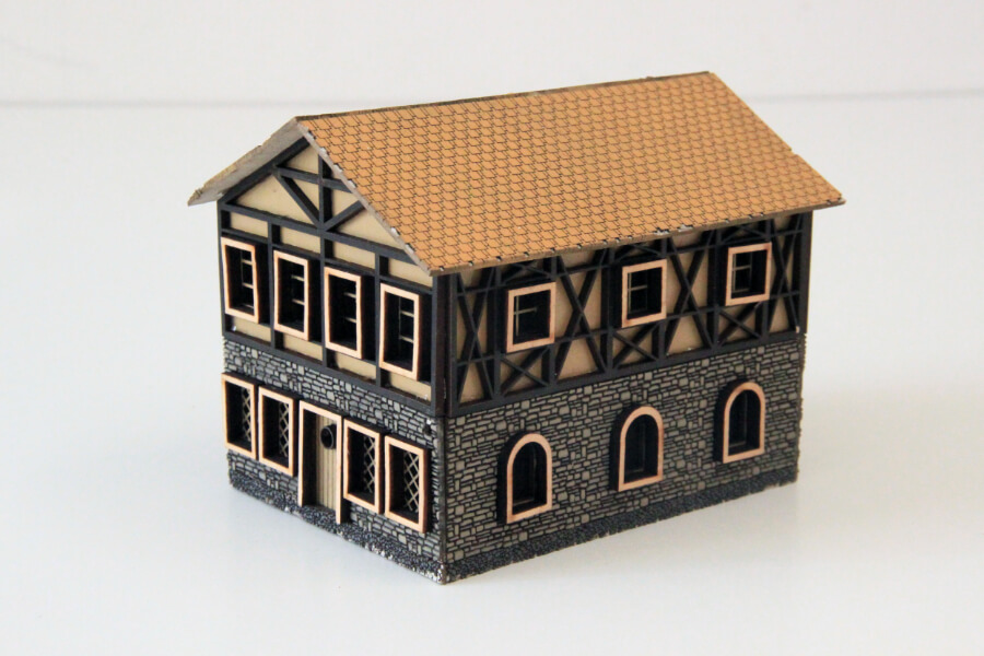 Casa cu etaj stil Tudor macheta