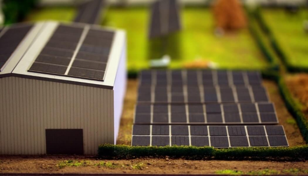 macheta de ferma solara agrovoltaica